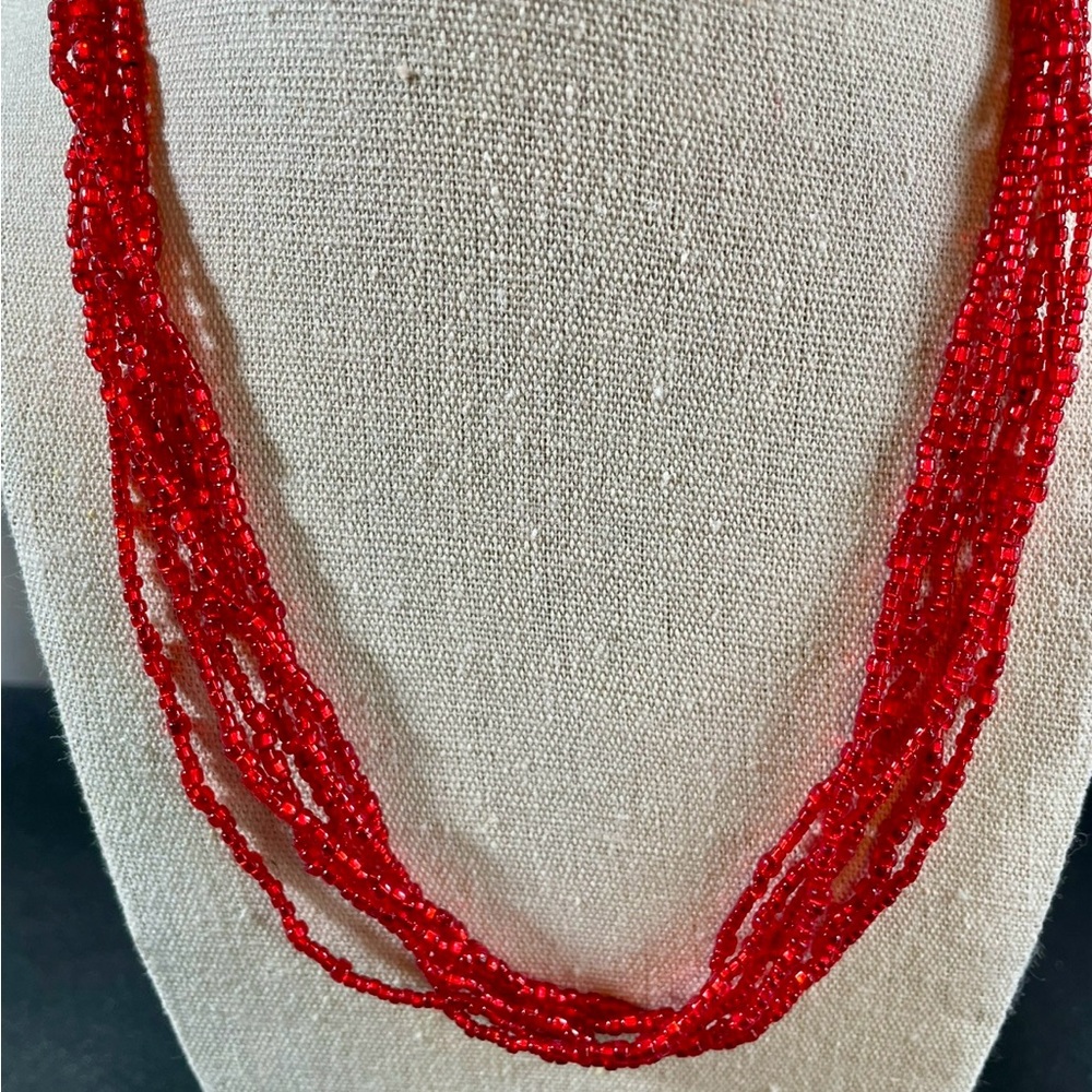Vintage Elegant Red and Gold Beaded Necklace - Picture 4 of 11